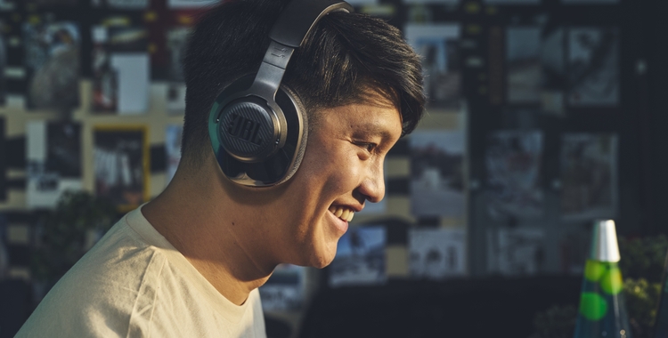 JBL Quantum 360 Wireless: mergulhe no jogo | HARMAN LATAM
